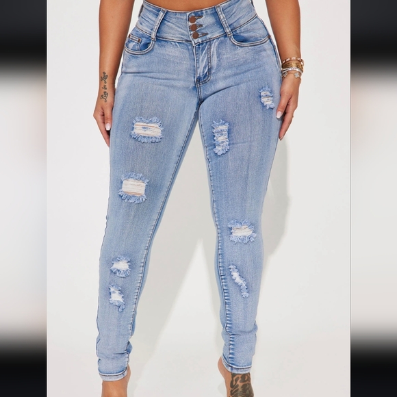 Fashion Nova Booty Lifting Jeans NWOT - Picture 2 of 13